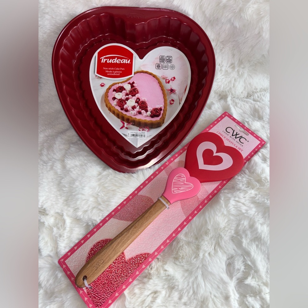 Heart ❤️ shaped BPA Free Cake Pan non stick & heart Love Spatula Set - NWTS NEW
